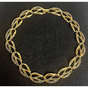 Vintage Piscitelli Gold Tone Necklace Open Leaf Style Curved Link Bold Statement